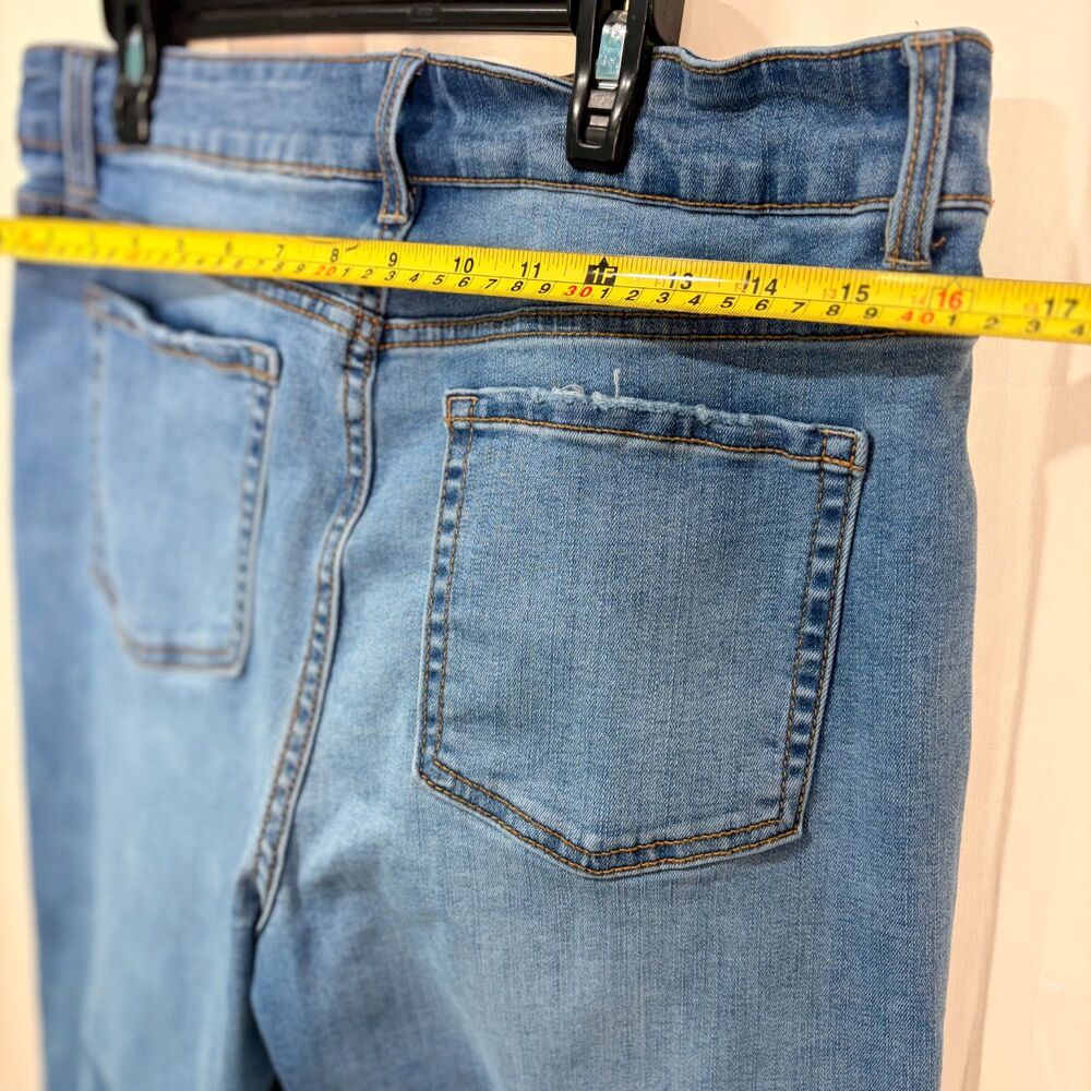Medium Wash Straight Leg Jeans Size 14 Time and Tru Minimalist Indie Denim - Picture 4 of 6